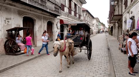 Calle Crisologo, Vigan: Step Back in Time .